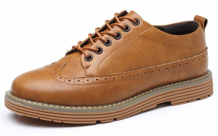 LACE-UP LEATHER BROGUES