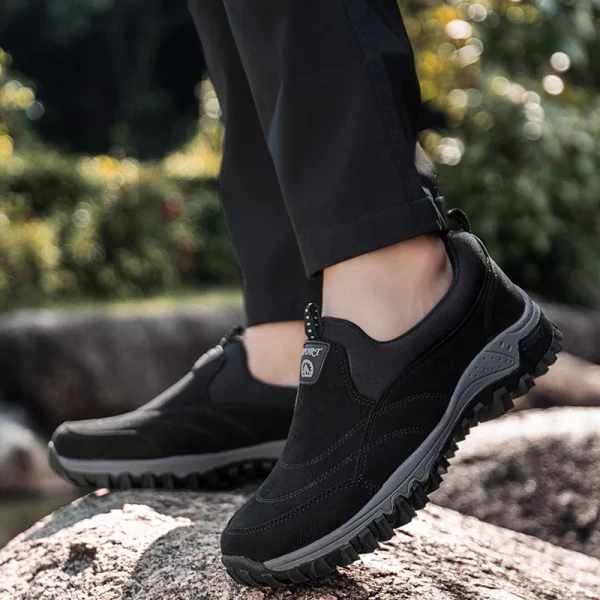 Stylish Faux Suede Men’s Sneakers
