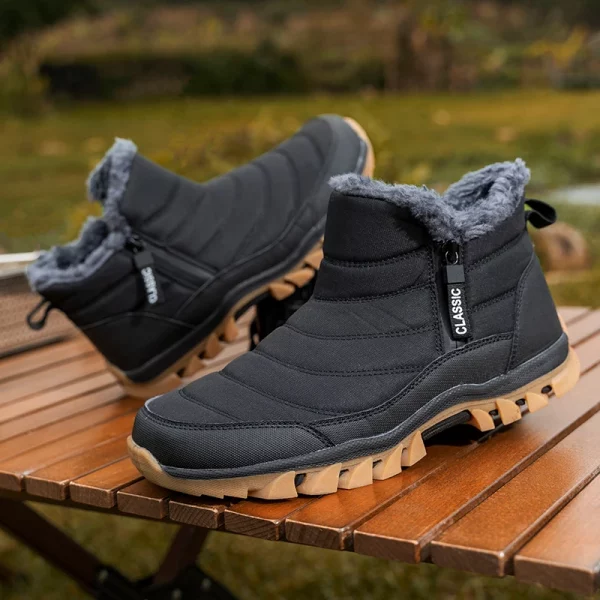 Plush-Lined Men’s Hiking Boots